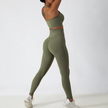 Load image into Gallery viewer, MUMANAIXI 3-Piece Seamless Moisture-Wicking Workout Set for Women - Gym, Fitness, Running, Yoga Sportswear (Green 2pcs)