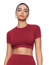 Load image into Gallery viewer, YEOREO Womens Short Sleeve Crop Tops Caliyta Seamless Workout Impact T Shirts Crew Neck Raglan Gym Yoga Tees Slim Fit Scarlett Red