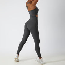 Load image into Gallery viewer, MUMANAIXI 3-Piece Seamless Moisture-Wicking Workout Set for Women - Gym, Fitness, Running, Yoga Sportswear (Gray 2pcs)