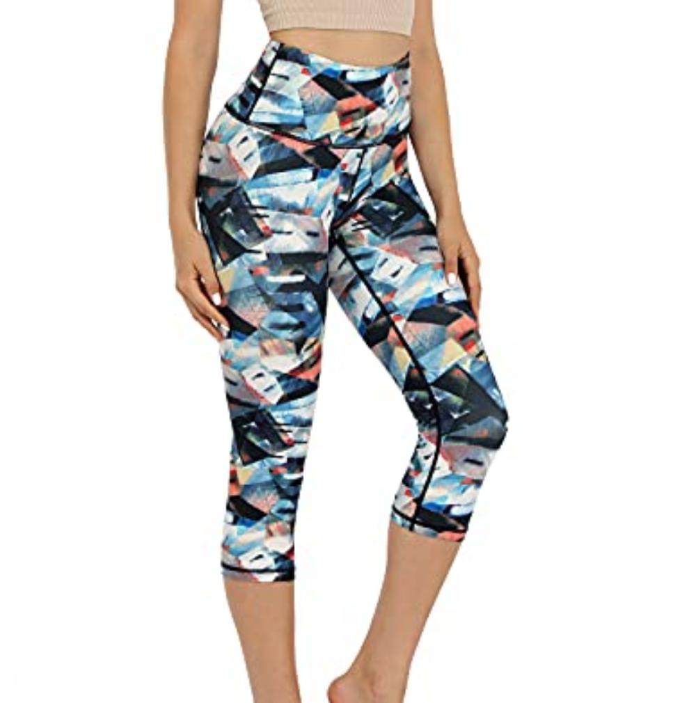 ODODOS Women's Mid Waist Printed Yoga Capris, Tummy Control Yoga Leggings, Non See-Through 4 Way Stretch Workout Running Capris, FineArt, Large